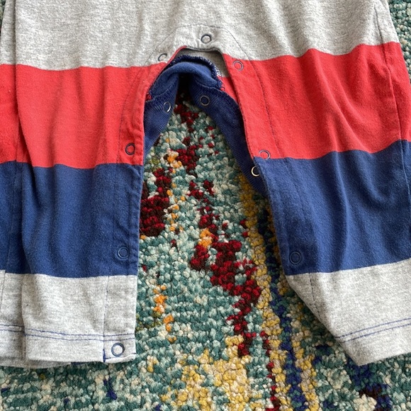 Baby boy playsuit From baby gap size 12 to 18 months - Picture 3 of 3